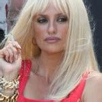 penelope cruz jako donatella versace